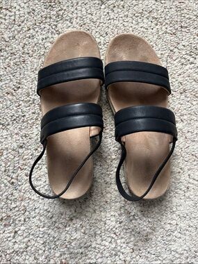 Cat and Jack Girls’ Black Dual-Strap Slide Sandals